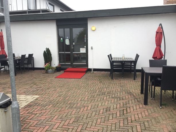 Imagen de los exteriores del Hotel Syvsten Kro. Foto 10