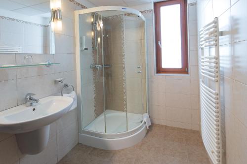 Imagen de la habitación del Hotel Szalajka Liget &eacute;s Apartmanh&aacute;zak. Foto 7