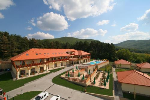 Imagen general del Hotel Szalajka Liget &eacute;s Apartmanh&aacute;zak. Foto 4