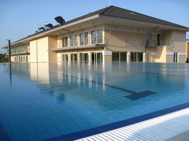 Imagen de la piscina del Hotel Sz&eacute;pia Bio and Art. Foto 17