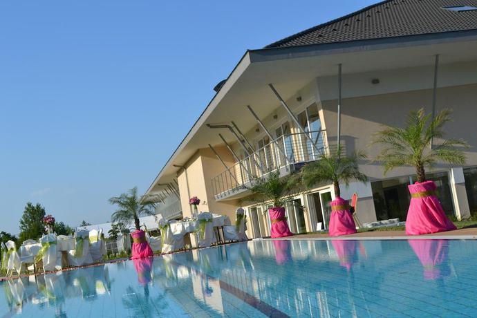 Imagen de la piscina del Hotel Sz&eacute;pia Bio and Art. Foto 18