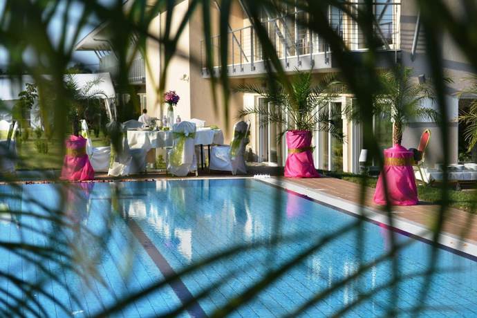 Imagen de la piscina del Hotel Sz&eacute;pia Bio and Art. Foto 19