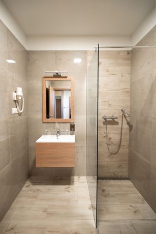 Imagen de la habitación del Hotel Szeghalom. Foto 6