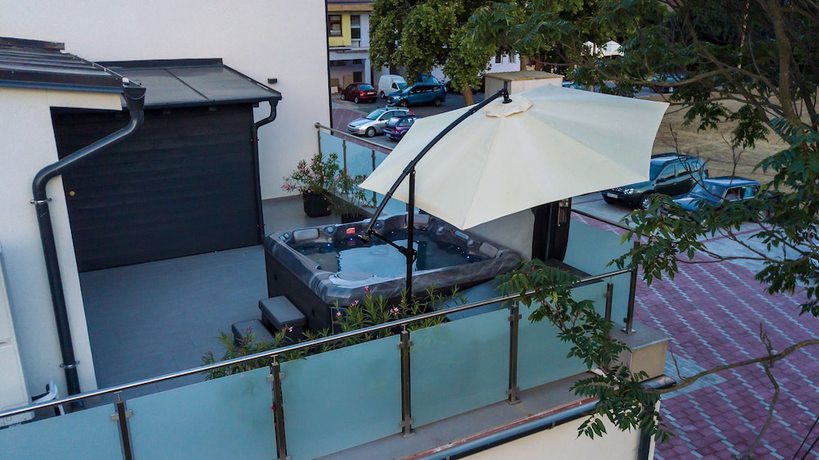 Imagen de la habitación del Hotel Szeghalom. Foto 17