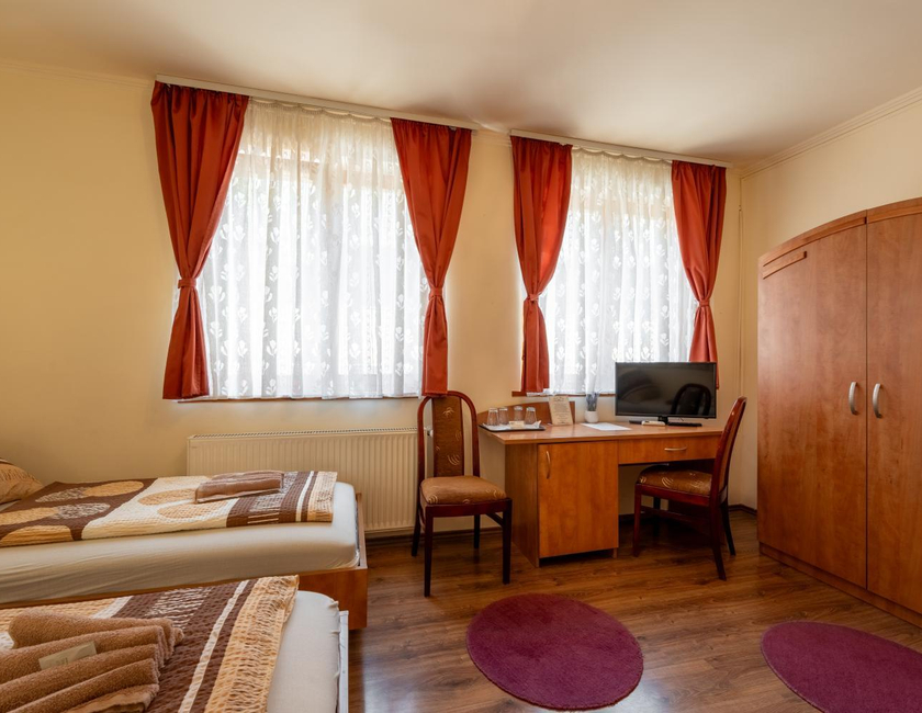 Imagen general del Hotel Szenti Panzio. Foto 21