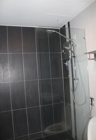 Imagen de la habitación del Hotel T Jalan Tar. Foto 17