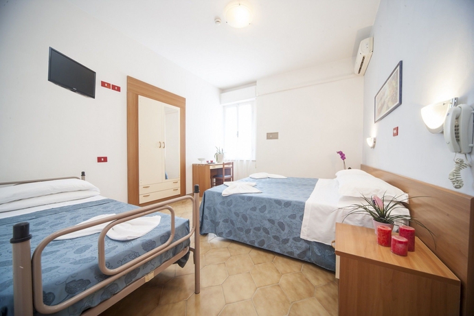 Imagen de la habitación del Hotel T Rimini. Foto 6