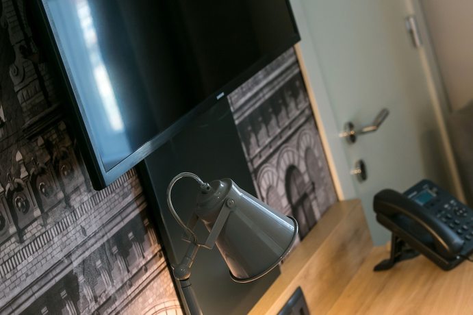 Imagen de la habitación del Hotel T62. Foto 6