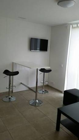 Imagen de la habitación del Hotel T8. Foto 5