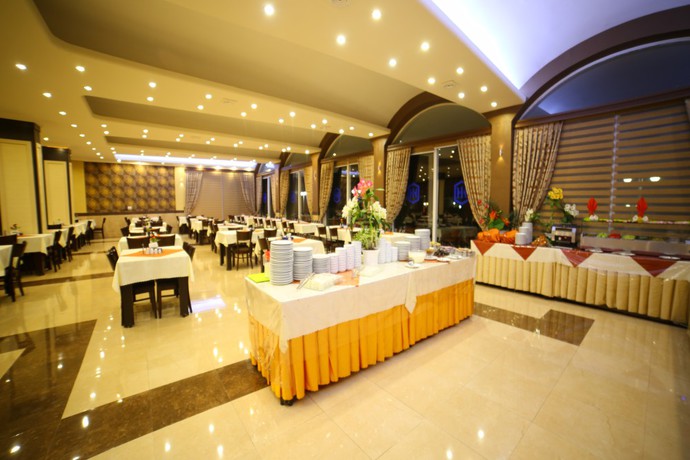 Imagen del bar/restaurante del Hotel TABRIZ INTERNATIONAL. Foto 2