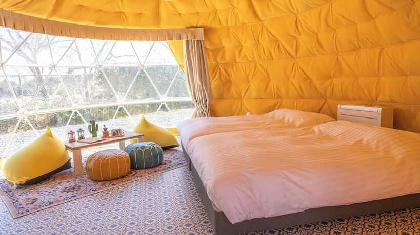 Imagen de la habitación del Hotel TACO GLAMP. Foto 15