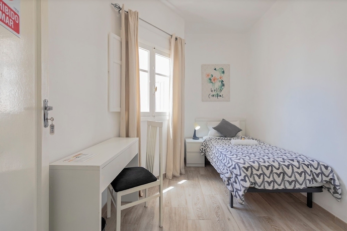 Imagen de la habitación del Hotel TENERIFE URBAN ROOMS. Foto 2