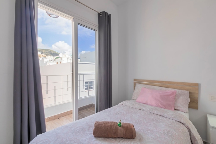 Imagen de la habitación del Hotel TENERIFE URBAN ROOMS. Foto 9