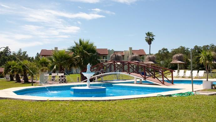 Imagen de los exteriores del Hotel TERMAL DEL LAGO APART HOTEL & SPA. Foto 7