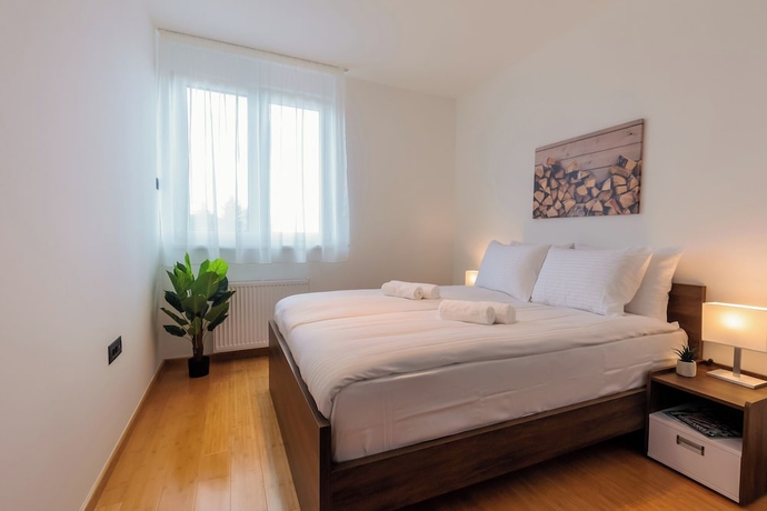 Imagen de la habitación del Hotel TESLA Residence Subotica. Foto 8