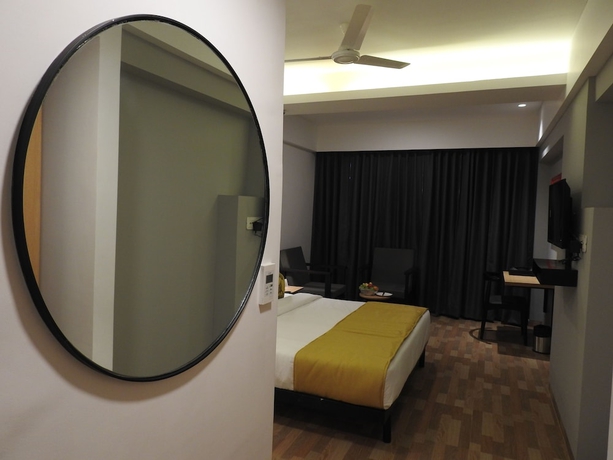 Imagen de la habitación del Hotel TGI Ameya Grand. Foto 6