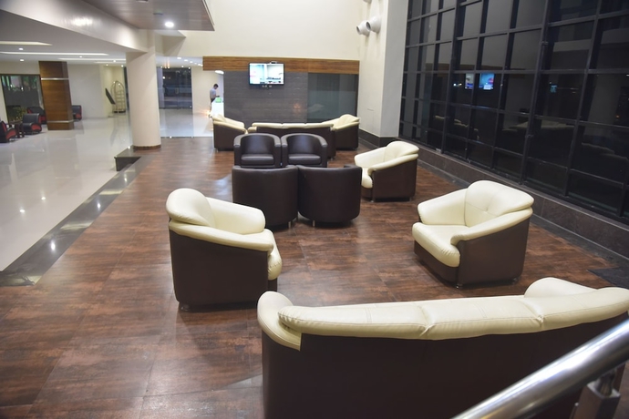 Imagen de los interiores del Hotel TGI Grand Nirvanaa. Foto 16
