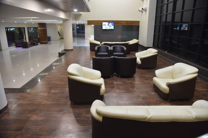 Imagen de los interiores del Hotel TGI Grand Nirvanaa. Foto 17