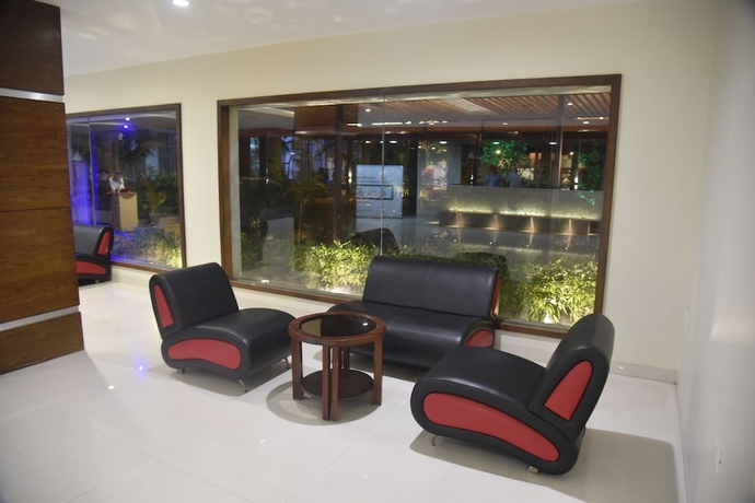 Imagen de los interiores del Hotel TGI Grand Nirvanaa. Foto 18