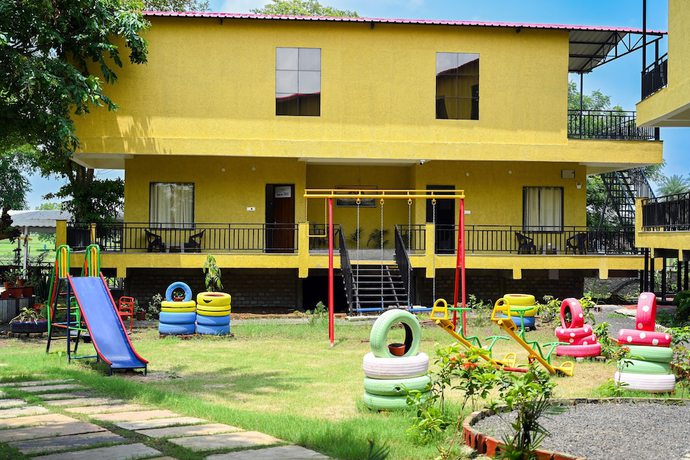 Imagen de los exteriores del Hotel TGI Insignia Resort and Villa\'s. Foto 10