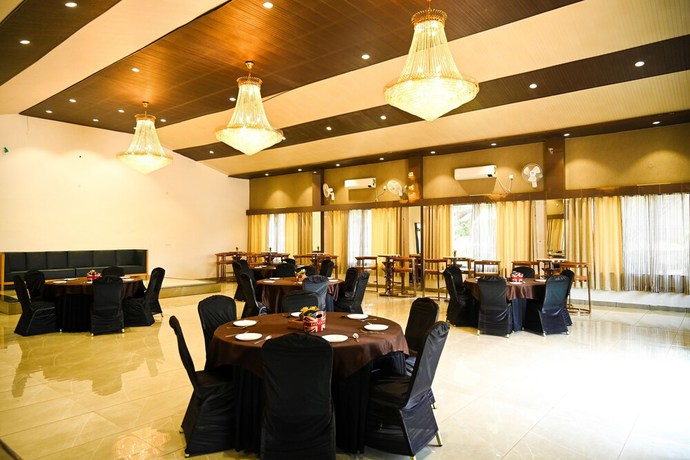 Imagen de los interiores del Hotel TGI Insignia Resort and Villa\'s. Foto 17