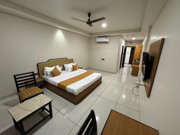 Imagen de la habitación del Hotel TGR. Foto 6