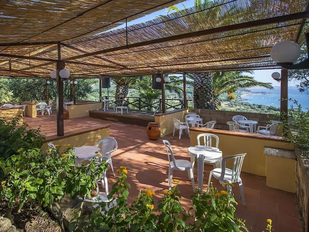 Imagen del bar/restaurante del Hotel TH Capo Rizzuto - Asyla Resort. Foto 6