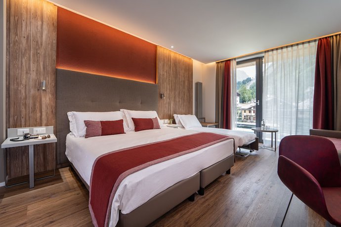 Imagen de la habitación del Hotel TH Courmayeur. Foto 2