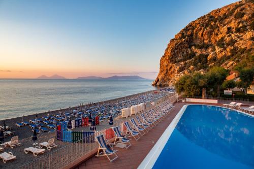 Imagen general del Hotel TH Gioiosa Mare - Capo Calav&agrave; Village. Foto 9