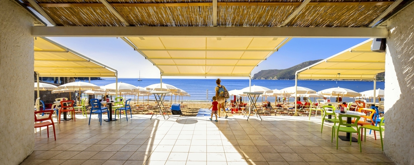 Imagen de los exteriores del Hotel TH Lacona. Foto 12