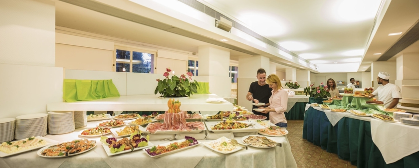 Imagen del bar/restaurante del Hotel TH Lacona. Foto 4