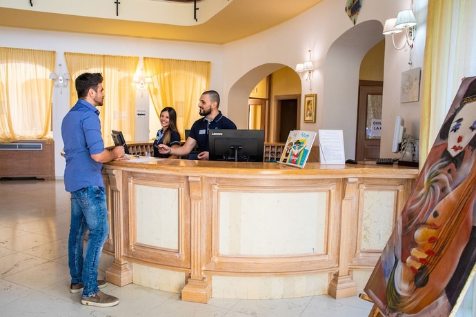 Imagen de los interiores del Hotel TH Le Castella - Baia degli Dei Village. Foto 14