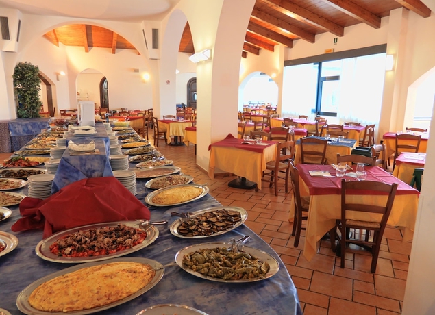 Imagen del bar/restaurante del Hotel TH Le Castella - Baia degli Dei Village. Foto 5