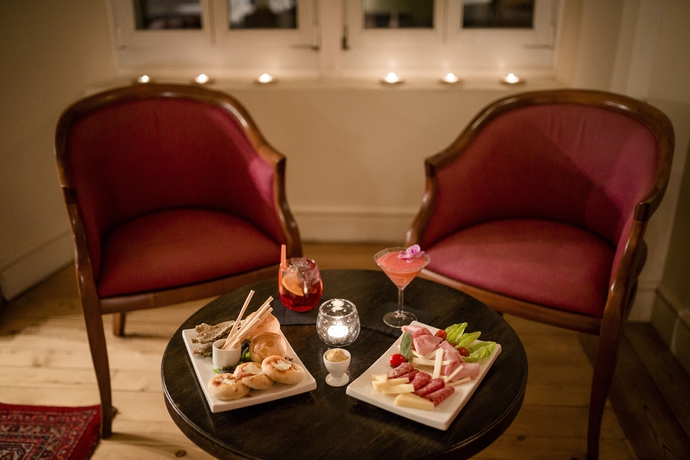 Imagen del bar/restaurante del Hotel TH Samedan - Bernina 1865. Foto 5