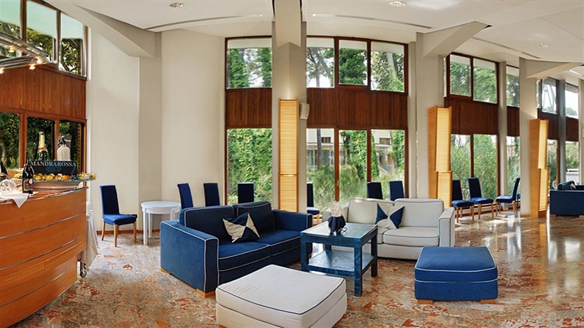 Imagen de los interiores del Hotel TH Tirrenia - Green Park Resort. Foto 10