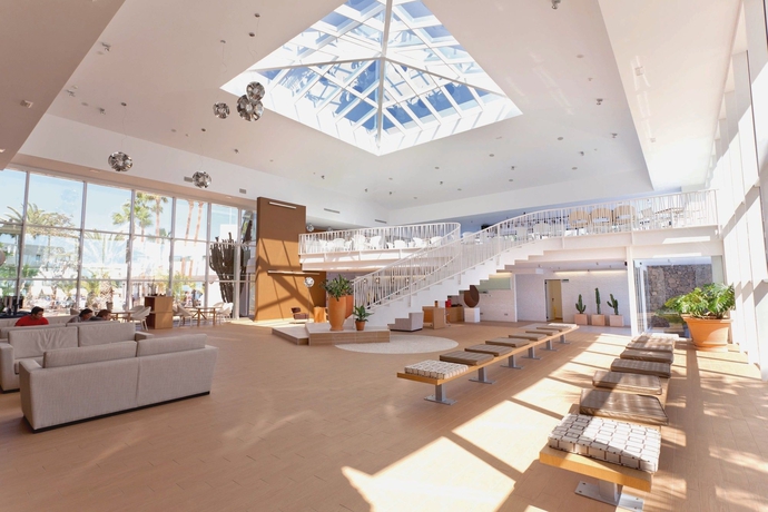 Imagen de los interiores del Hotel THB Lanzarote Beach. Foto 12