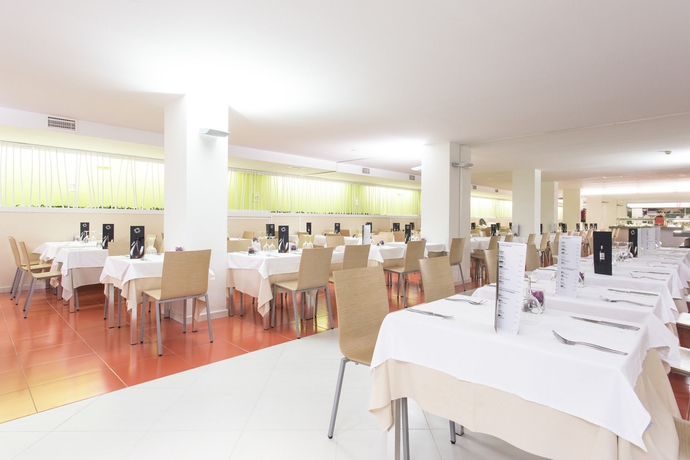 Imagen del bar/restaurante del Hotel THB Lanzarote Beach. Foto 2