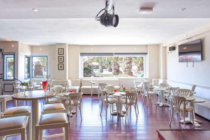 Imagen del bar/restaurante del Hotel THB Lanzarote Beach. Foto 6