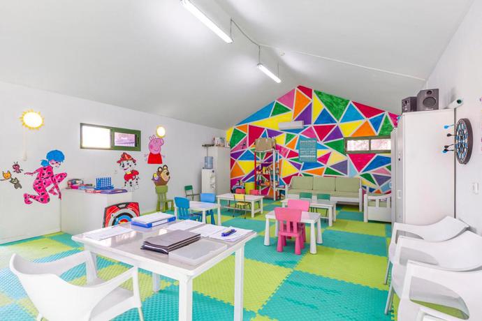 Imagen de los interiores del Hotel THB Royal. Foto 7