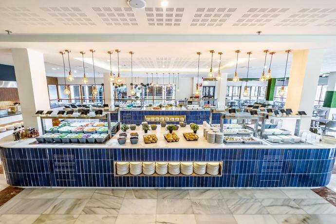 Imagen del bar/restaurante del Hotel THB San Fermin. Foto 2