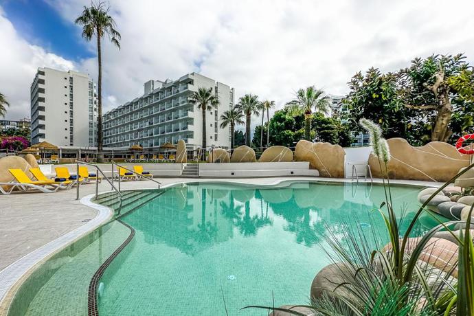 Imagen de la piscina del Hotel THB San Fermin. Foto 11