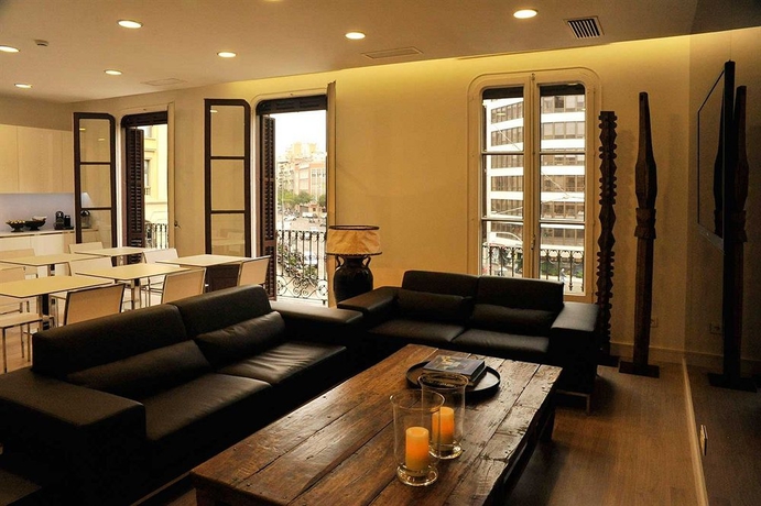 Imagen de los interiores del Hotel THE 8 Boutique B and B. Foto 12