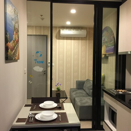 Imagen de la habitación del Hotel THE BASE Central Pattaya by UL. Foto 25