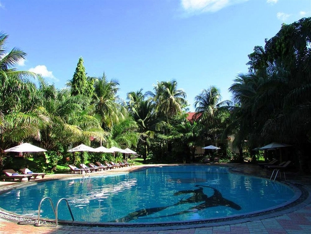 Imagen de la piscina del Hotel THE BEACH RESORT. Foto 15