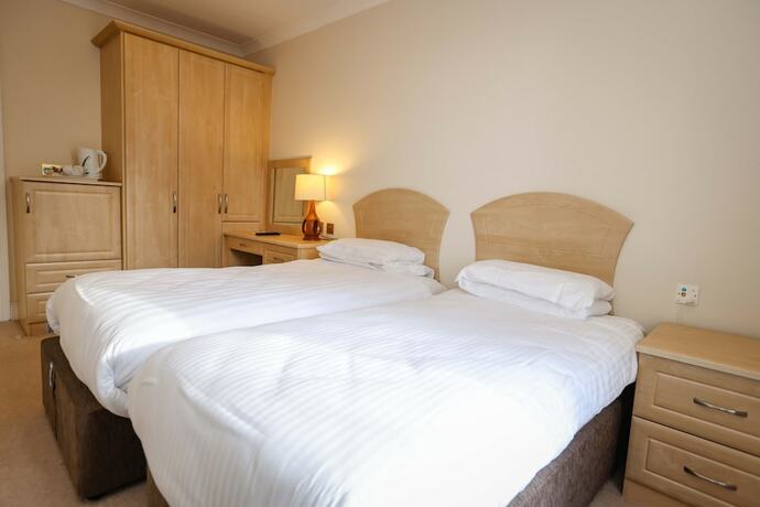 Imagen general del Hotel THE GROVE HOTEL. Foto 6