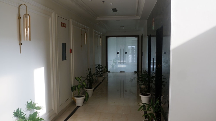 Imagen de los interiores del Hotel THE HOLY AWADH HOTEL. Foto 12