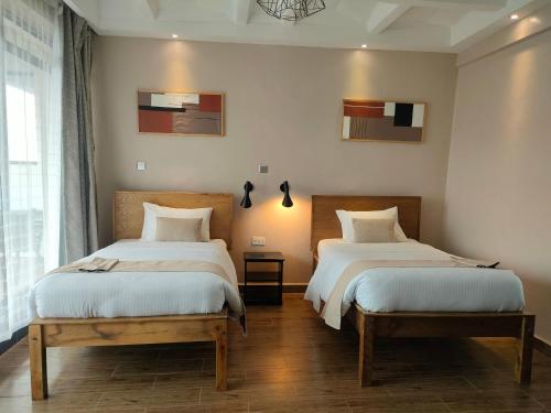 Imagen general del Hotel THE HOTEL EZRI. Foto 10