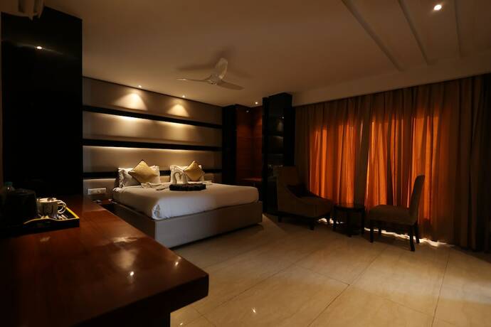 Imagen de la habitación del Hotel THE LATITUDE LUXURY. Foto 20