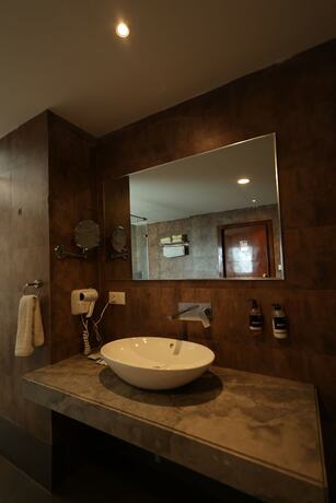 Imagen general del Hotel THE LATITUDE LUXURY. Foto 11