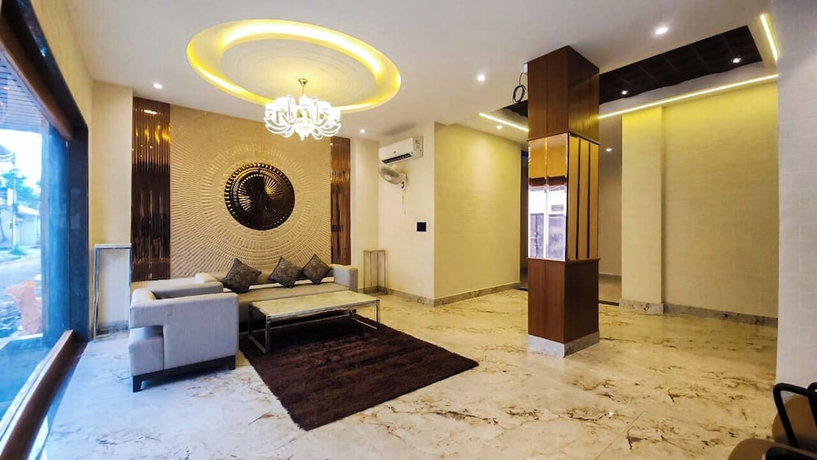 Imagen de los interiores del Hotel THE MAJESTIC GRAND. Foto 14